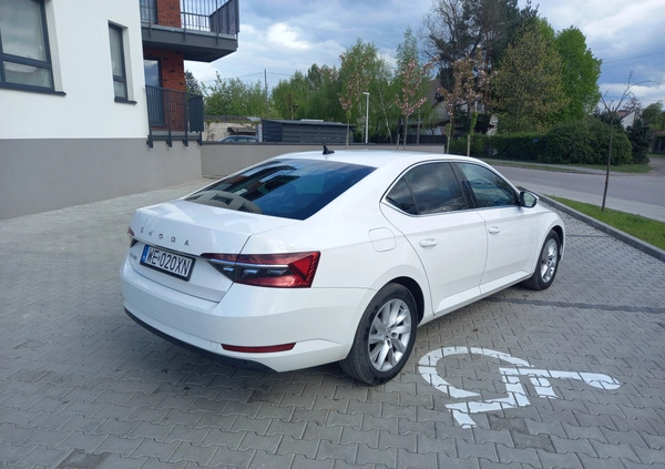 Skoda Superb cena 85900 przebieg: 178000, rok produkcji 2020 z Warszawa małe 781